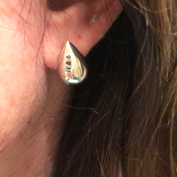 Jewelry - ✨NEW Solid Sterling Silver 925 Teardrop Earrings